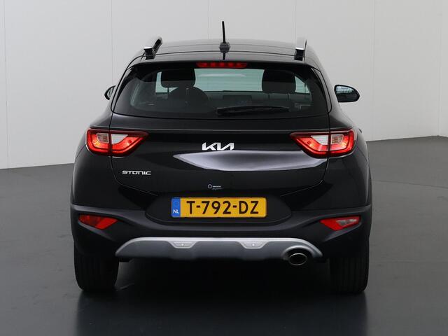 KIA Stonic 1.0 T-GDi MHEV DynamicLine | Parkeercamera | Bluetooth | Airco | Cruise Control | Navigatie via Carplay |