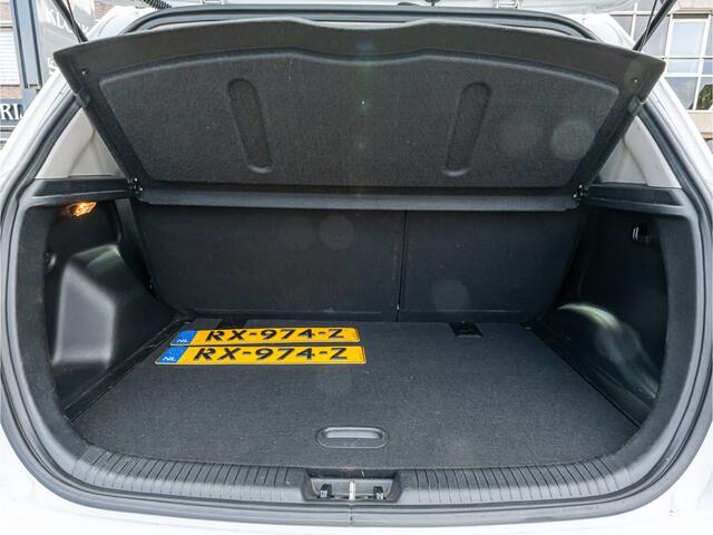 KIA VENGA 1.4 CVVT Edition ORG NL PANO CAMERA TREKHAAK NAVI BLEUTOOTH PDC CRUISE