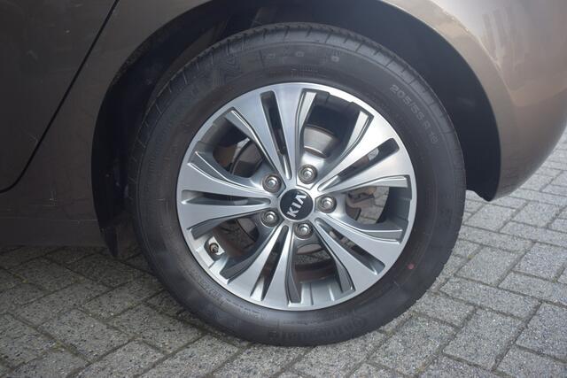 KIA VENGA 1.4 CVVT Summer Edition | Panorama dak | Navigatie | Camera | Bluetooth |