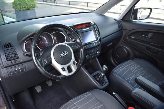 KIA VENGA 1.4 CVVT Summer Edition | Panorama dak | Navigatie | Camera | Bluetooth |