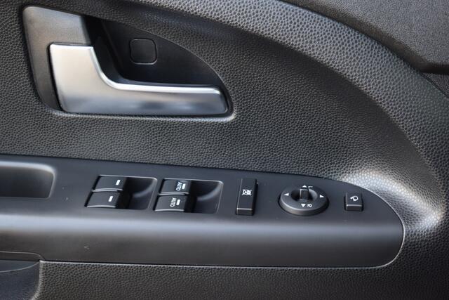 KIA VENGA 1.4 CVVT Summer Edition | Panorama dak | Navigatie | Camera | Bluetooth |