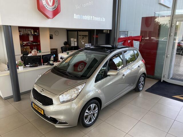 KIA VENGA 1.4 CVVT Summer Edition, NL Auto, 1e Eigenaar, Panoramadak, Navigatie + Achteruitrijcamera,Spraakbediening, Climate&Cruisecontrol, 16" LM Velgen, Parkeersensoren, Unieke Kilometerstand!