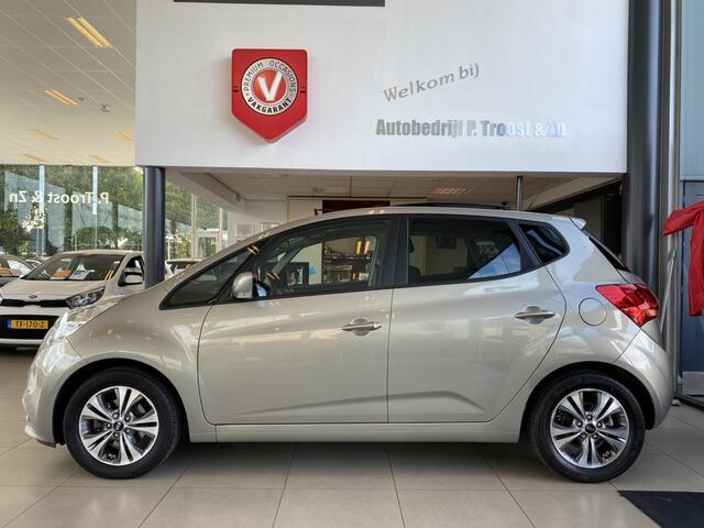 KIA VENGA 1.4 CVVT Summer Edition, NL Auto, 1e Eigenaar, Panoramadak, Navigatie + Achteruitrijcamera,Spraakbediening, Climate&Cruisecontrol, 16" LM Velgen, Parkeersensoren, Unieke Kilometerstand!