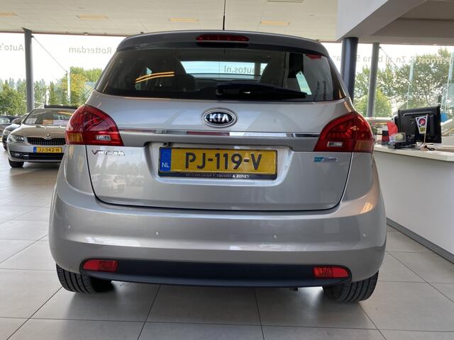KIA VENGA 1.4 CVVT Summer Edition, NL Auto, 1e Eigenaar, Panoramadak, Navigatie + Achteruitrijcamera,Spraakbediening, Climate&Cruisecontrol, 16" LM Velgen, Parkeersensoren, Unieke Kilometerstand!