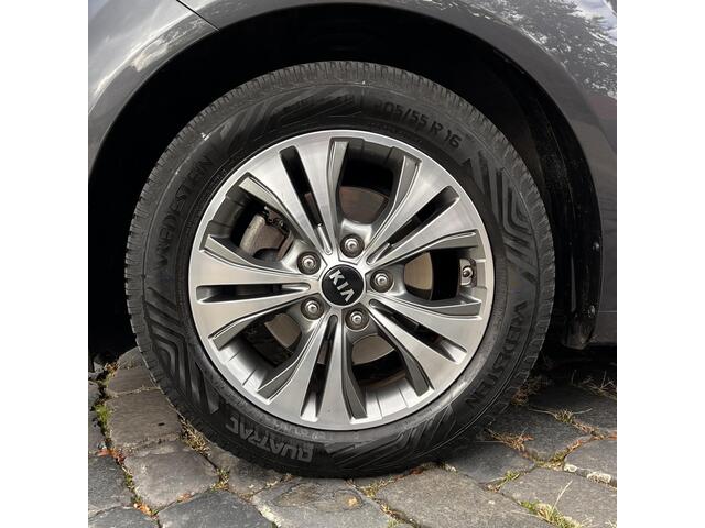 KIA VENGA 1.6 CVVT Platinum Edition | Schuif/Kanteldak | Navi | Camera | ALL-Season | Keyless | All-in rijklaarprijs