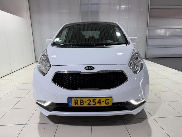 KIA VENGA 1.4 CVVT Summer Edition Trekhaak, All Season banden, glazen panorama-dak, Navigatie, Camera.