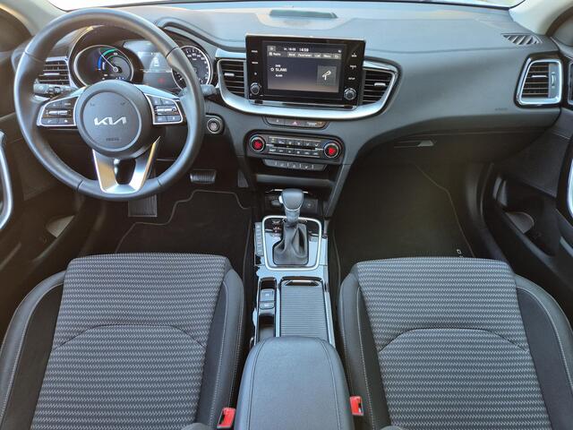 KIA Xceed 1.6 GDi PHEV Plug-in DynamicLine Automaat / Stuur- en stoelverwarming / Achteruitrijcamera / Navigatie via Apple Carplay of Android Auto / Adaptief cruise control / Trekgewicht 1300 kg / Keyless Entry/Start /