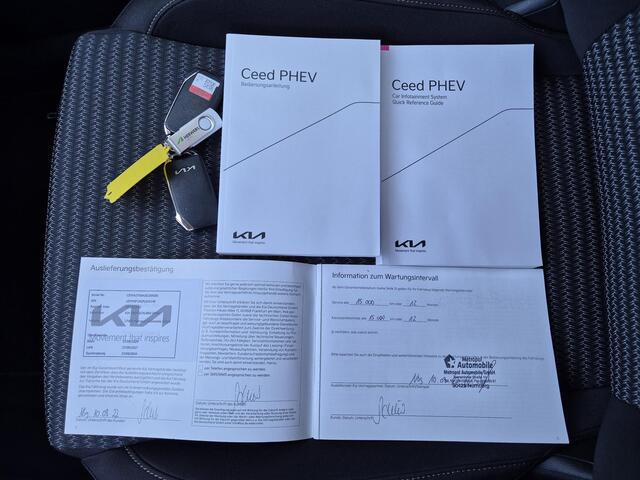 KIA Xceed 1.6 GDi PHEV Plug-in DynamicLine Automaat / Stuur- en stoelverwarming / Achteruitrijcamera / Navigatie via Apple Carplay of Android Auto / Adaptief cruise control / Trekgewicht 1300 kg / Keyless Entry/Start /