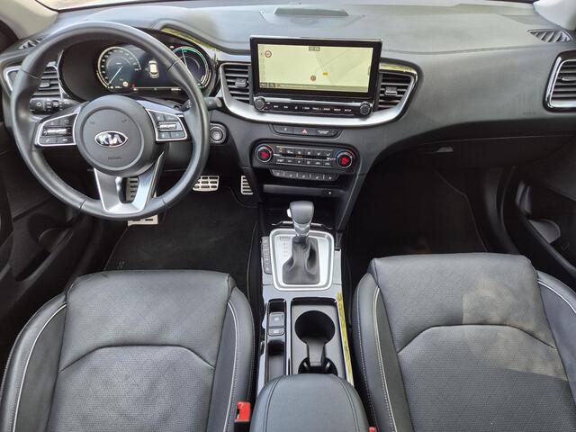 KIA Xceed 1.6 GDi PHEV Plug-in ExecutiveLine Automaat / Apple Carplay Android Auto / Glazen schuif- en kanteldak / Elektrische achterklep / Stuur- en Stoelverwarming / Adaptief cruise control / Achteruitrijcamera /