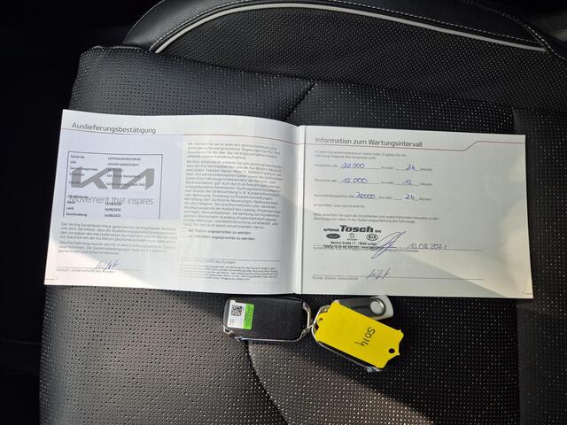 KIA Xceed 1.6 GDi PHEV Plug-in ExecutiveLine Automaat / Apple Carplay Android Auto / Glazen schuif- en kanteldak / Elektrische achterklep / Stuur- en Stoelverwarming / Adaptief cruise control / Achteruitrijcamera /