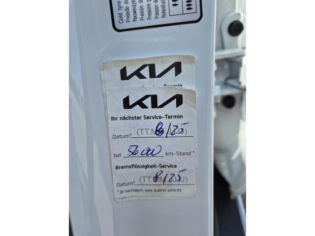 KIA Xceed 1.6 GDi PHEV Plug-in ExecutiveLine Automaat / Apple Carplay Android Auto / Glazen schuif- en kanteldak / Elektrische achterklep / Stuur- en Stoelverwarming / Adaptief cruise control / Achteruitrijcamera /