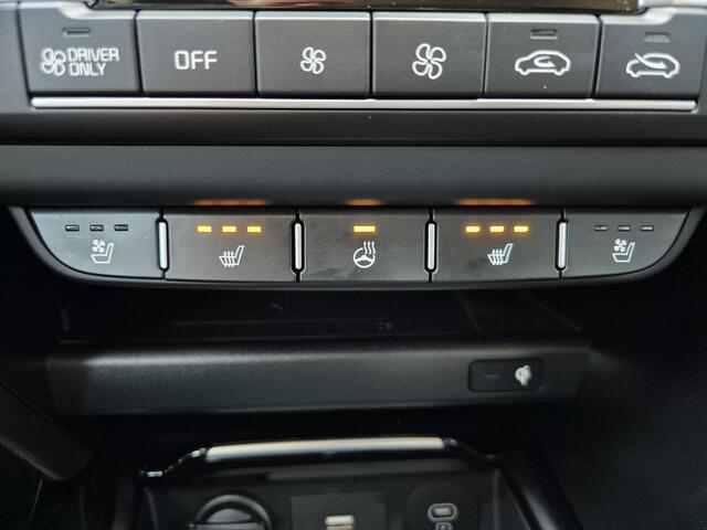 KIA Xceed 1.6 GDi PHEV Plug-in ExecutiveLine Automaat / 7 jaar Fabrieksgarantie / Elektrische achterklep / Stuur- en Stoelverwarming / Adaptief cruise control / Stoelverkoeling voor / Trekgewicht 1300 kg / Apple Carplay Android Auto /