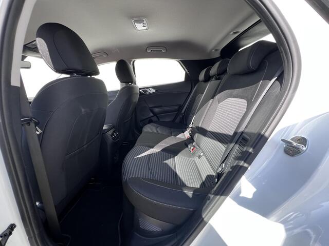 KIA Xceed 1.6 GDi PHEV DynamicLine Automaat / Zeer weinig km / 7 jaar Fabrieksgarantie / Facelift / Dealer onderhouden / Trekgewicht 1.300 kg / Navigatie via Apple Carplay Android / Adapt. CC / Stuur- en stoelverwarming / All Season banden /