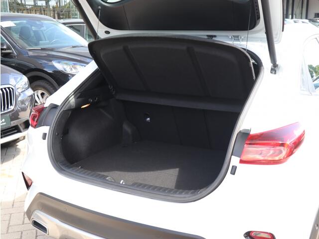 KIA Xceed 1.6 GDi PHEV DynamicLine I 18 Inch I Half-leder I Navi