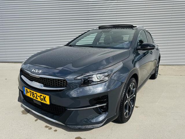 KIA Xceed 1.5 T-GDI MHEV Black Edition NL-Dealerauto ! | Sunroof | 18 inch | Electr. Achterklep !