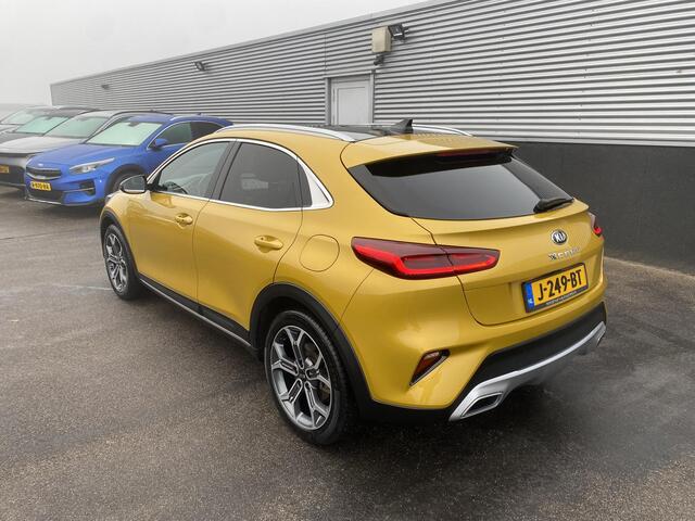 KIA Xceed 1.0 T-GDi DynamicPlusLine Nieuw geleverd en onderhouden incl: Schuif-/kanteldak, stoel- & stuurverwarming, achteruitrij camera, keyless, navigatie, Apple CarPlay/Android Auto, cruise control,