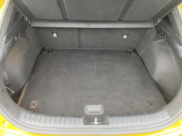 KIA Xceed 1.0 T-GDi DynamicPlusLine Nieuw geleverd en onderhouden incl: Schuif-/kanteldak, stoel- & stuurverwarming, achteruitrij camera, keyless, navigatie, Apple CarPlay/Android Auto, cruise control,