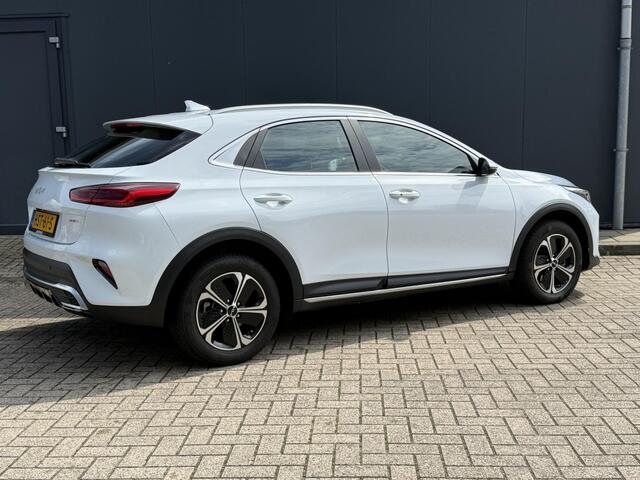 KIA Xceed 1.6 GDi PHEV Plug-in DynamicLine Facelift Automaat /7 jaar Fabrieksgarantie / Allseason Banden / Navigatie via Apple Carplay of Android Auto / Stuur- en Stoelverwarming / Adaptief CC / Trekgewicht 1300 kg / Achteruitrijcamera /