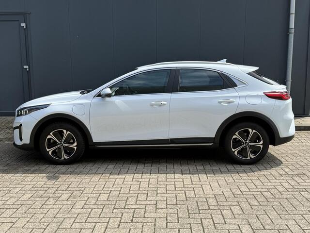 KIA Xceed 1.6 GDi PHEV Plug-in DynamicLine Facelift Automaat /7 jaar Fabrieksgarantie / Allseason Banden / Navigatie via Apple Carplay of Android Auto / Stuur- en Stoelverwarming / Adaptief CC / Trekgewicht 1300 kg / Achteruitrijcamera /