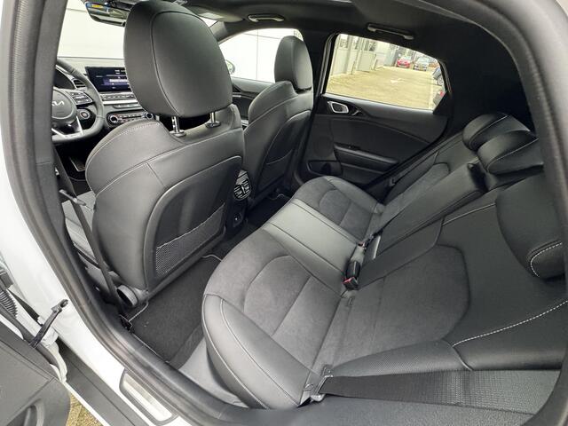 KIA Xceed 1.5 T-GDi GT-Line | Panoramaschuifdak | Stoelverwarming | LED-koplampen | Dodehoekassistentie | Achteruitrijcamera | Privacy glass | Stuurwielverwarming |