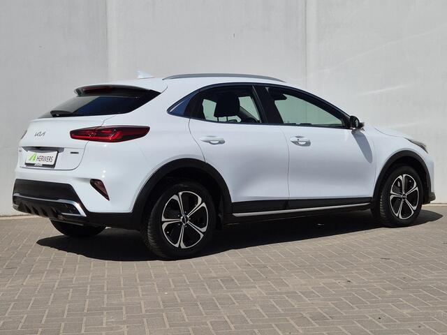 KIA Xceed 1.6 GDi PHEV Plug-in DynamicLine Facelift Automaat / 7 jaar Fabrieksgarantie / Stuur- en stoelverwarming / Achteruitrijcamera / Navigatie via Apple Carplay of Android Auto / Adaptief cruise control / Trekgewicht 1300 kg / Keyless Entry/Start /