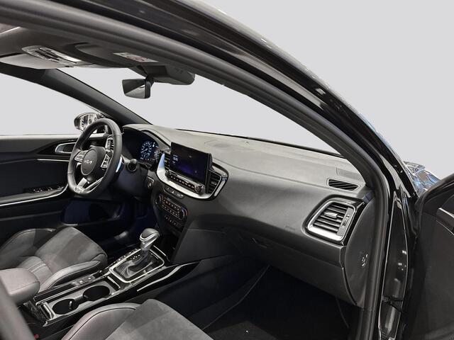 KIA Xceed 1.5 T-GDi GT-PlusLine | Panoramaschuifdak | Stoelverwarming | LED-koplampen | Dodehoekassistentie | Achteruitrijcamera | Privacy glass | Stuurwielverwarming |