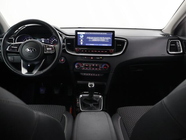 KIA Xceed 1.0 T-GDi DynamicPlusLine | Navigatiesysteem | Stoel/Stuurwielverwarming | Parkeercamera | Climate control | Apple/Android CarPlay |