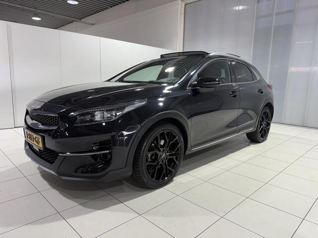 KIA Xceed 1.5 T-GDI MHEV Black Edition Automaat, Schuif Kantel dak, Stoel en Stuur verwarming, Apple Carplay/Android Auto, Navigatie, Camera.