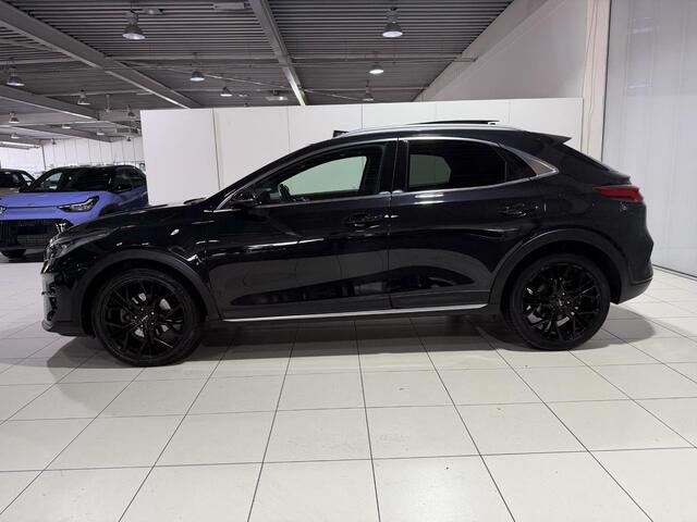 KIA Xceed 1.5 T-GDI MHEV Black Edition Automaat, Schuif Kantel dak, Stoel en Stuur verwarming, Apple Carplay/Android Auto, Navigatie, Camera.