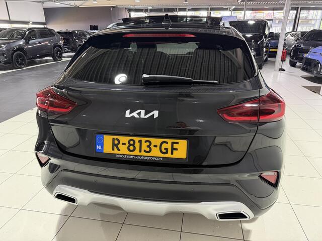 KIA Xceed 1.5 T-GDI MHEV Black Edition Automaat, Schuif Kantel dak, Stoel en Stuur verwarming, Apple Carplay/Android Auto, Navigatie, Camera.