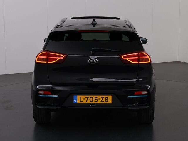 KIA e-Niro ExecutiveLine 64 kWh | Lederen Bekleding | JBL Audio | Dodehoekdetectie | Stoel/Stuurwielverwarming | Stoelventilatie | Elektrisch bedienbare bestuurdersstoel met geheugenfunctie
