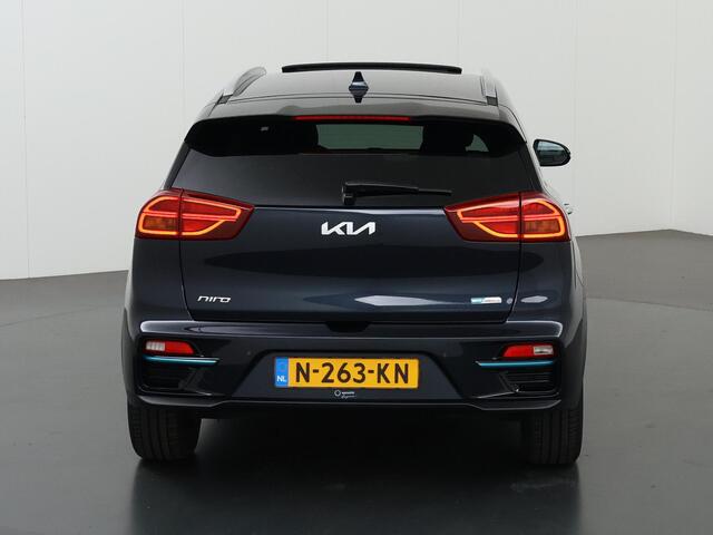 KIA e-Niro ExecutiveLine 64 kWh | Panoramadak | Lederen Bekleding | JBL Audio | Dodehoekdetectie | Stoel/Stuurwielverwarming | Elektrisch bedienbare bestuurdersstoel |