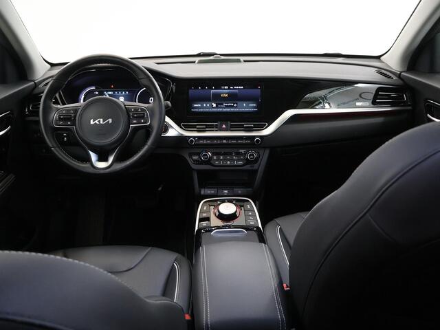 KIA e-Niro ExecutiveLine 64 kWh | Panoramadak | Lederen Bekleding | JBL Audio | Dodehoekdetectie | Stoel/Stuurwielverwarming | Elektrisch bedienbare bestuurdersstoel |