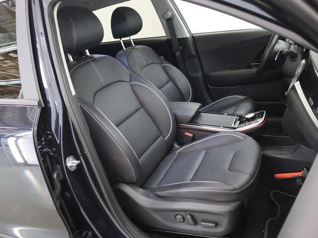 KIA e-Niro ExecutiveLine 64 kWh | Panoramadak | Lederen Bekleding | JBL Audio | Dodehoekdetectie | Stoel/Stuurwielverwarming | Elektrisch bedienbare bestuurdersstoel |