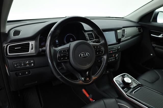 KIA e-Niro ExecutiveLine 64 kWh | CarPlay | JBL | Leder | Keyless | Camera | Stoelventilatie | Navi
