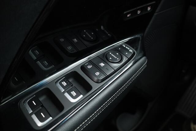 KIA e-Niro ExecutiveLine 64 kWh | CarPlay | JBL | Leder | Keyless | Camera | Stoelventilatie | Navi