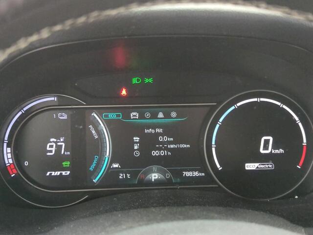 KIA e-Niro ExecutiveLine 64 kWh NL AUTO | LEDER | STOELVERW | STOELVERKOEL | CAMERA | CARPLAY |