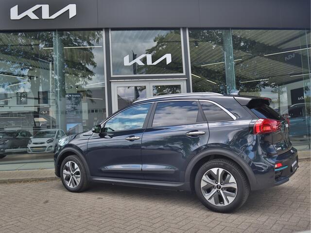 KIA e-Niro ExecutiveLine 64 kWh 3-Fase Cruise Control Adaptief | Navigatie | Camera | Leder | Stoelverwarming | Schuifdak | Tot 10Jr. Kia-Garantie |