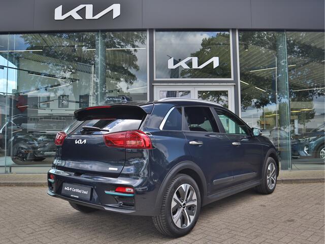 KIA e-Niro ExecutiveLine 64 kWh 3-Fase Cruise Control Adaptief | Navigatie | Camera | Leder | Stoelverwarming | Schuifdak | Tot 10Jr. Kia-Garantie |