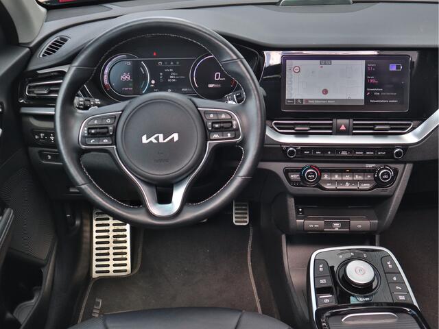 KIA e-Niro ExecutiveLine 64 kWh 3-Fase Cruise Control Adaptief | Navigatie | Camera | Leder | Stoelverwarming | Schuifdak | Tot 10Jr. Kia-Garantie |