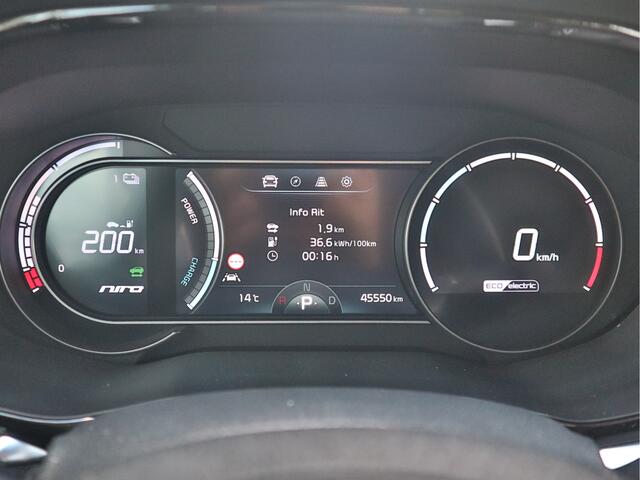 KIA e-Niro ExecutiveLine 64 kWh 3-Fase Cruise Control Adaptief | Navigatie | Camera | Leder | Stoelverwarming | Schuifdak | Tot 10Jr. Kia-Garantie |