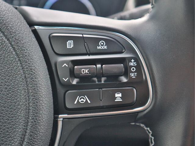 KIA e-Niro ExecutiveLine 64 kWh 3-Fase Cruise Control Adaptief | Navigatie | Camera | Leder | Stoelverwarming | Schuifdak | Tot 10Jr. Kia-Garantie |