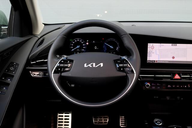 KIA e-Niro EV ExecutiveLine 64.8 kWh | Panoramadak | HUD | Adaptive Cruise Control | Stoelkoeling | Memory | Harman/Kardon | Camera | Stoel-, Stuur- en Achterbankverwarming |