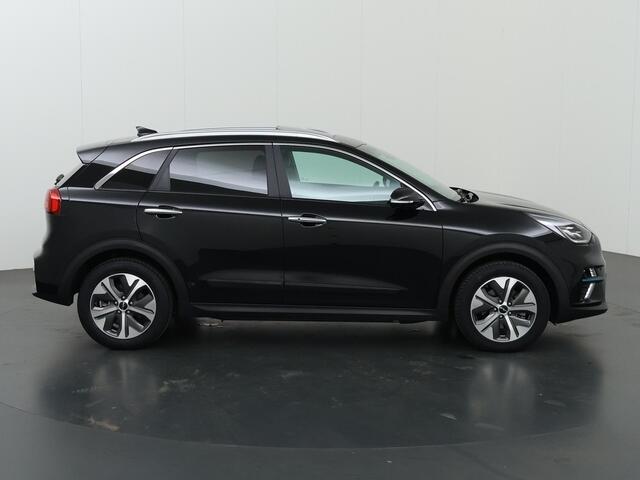 KIA e-Niro DynamicPlusLine 64 kWh | Panoramadak | Stoel/Stuurwielverwarming | Adaptieve Cruise Control | Keyless Go | LED Koplampen |