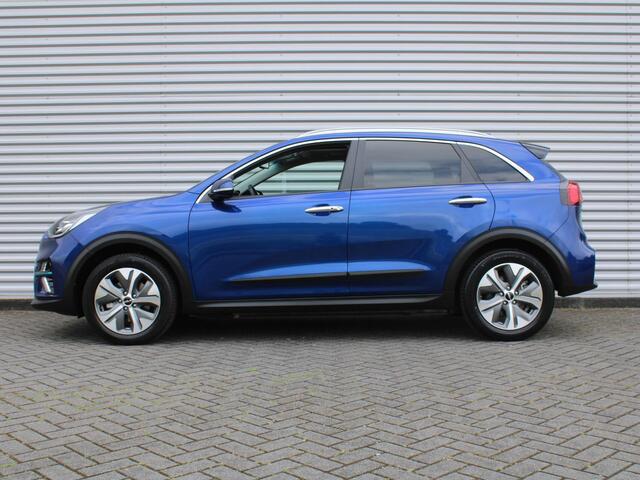 KIA e-Niro DynamicPlusLine 64 kWh | Schuif-/kanteldak | Stuur-/stoelverwarming | Camera | Cruise adapt. | Clima | 17"LM | LED |