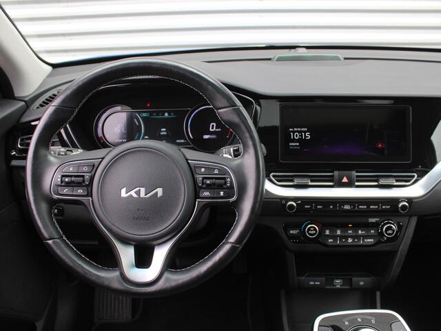 KIA e-Niro DynamicPlusLine 64 kWh | Schuif-/kanteldak | Stuur-/stoelverwarming | Camera | Cruise adapt. | Clima | 17"LM | LED |