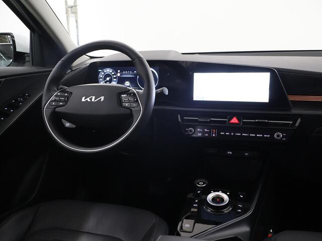 KIA e-Niro EV DynamicPlusLine 64.8 kWh | Panoramadak | Stoel/Stuurwielverwarming | Head-Up Display | Elektrische achterklep | Dodehoek detectie |