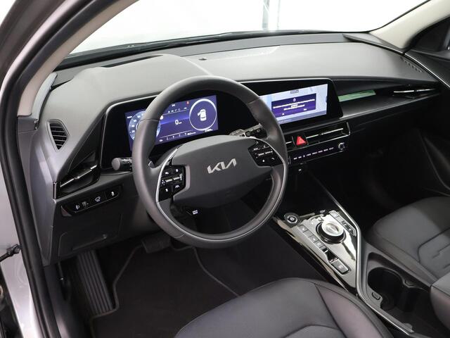 KIA e-Niro EV DynamicPlusLine 64.8 kWh | Panoramadak | Stoel/Stuurwielverwarming | Head-Up Display | Elektrische achterklep | Dodehoek detectie |