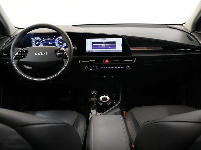 KIA e-Niro EV DynamicPlusLine 64.8 kWh | Panoramadak | Stoel/Stuurwielverwarming | Head-Up Display | Elektrische achterklep | Dodehoek detectie |