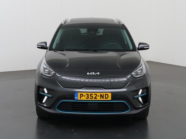 KIA e-Niro DynamicPlusLine 64 kWh | SOH 96% | Panoramadak | Stoel/Stuurwielverwarming | Adaptieve Cruise Control | Keyless Go | LED Koplampen |
